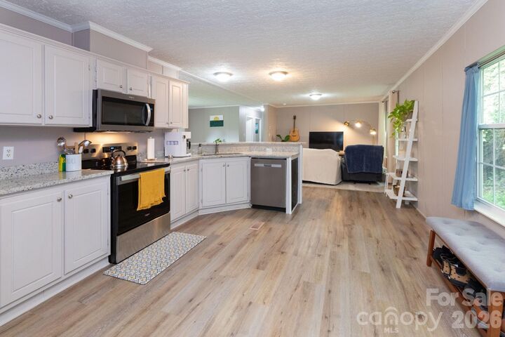 Property Photo:  205 Sleepy Hollow Drive  NC 28754 