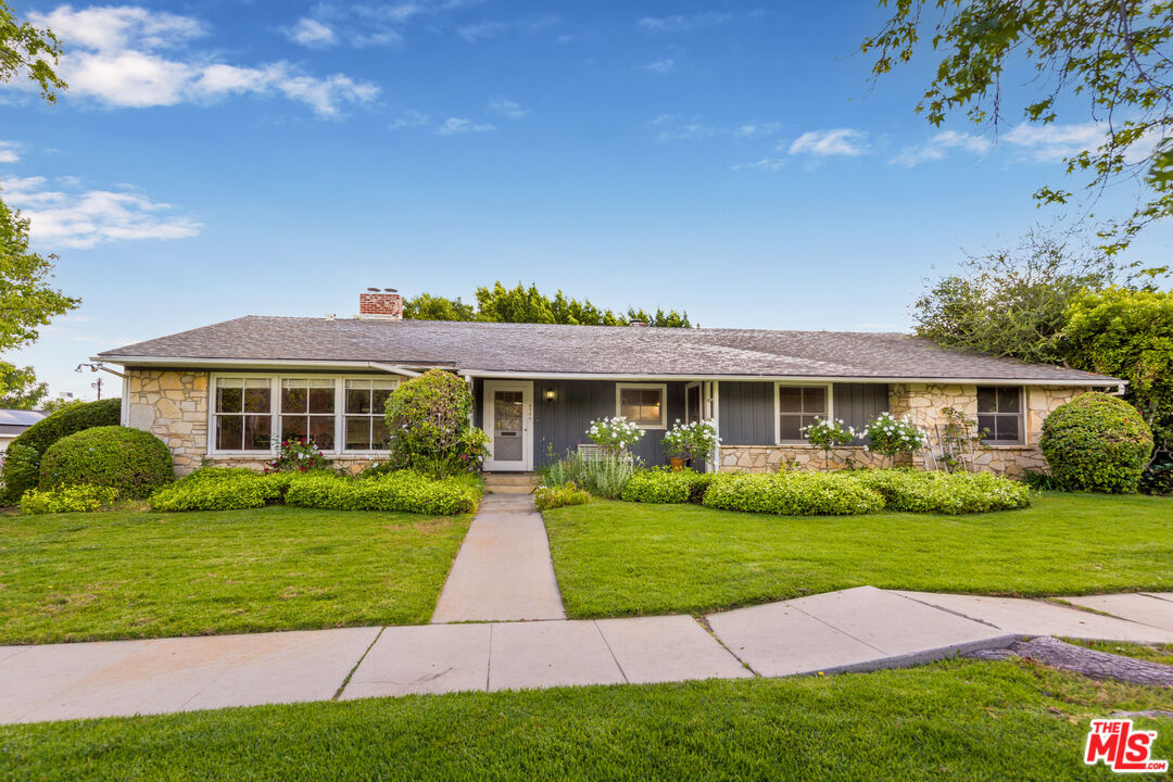 Property Photo:  4944 Texhoma Ave  CA 91316 