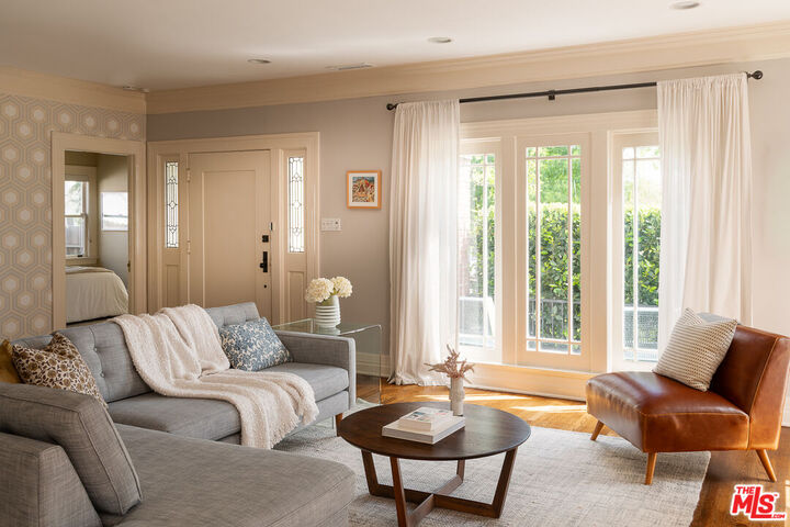 Property Photo: 101 N Arden Blvd CA 90004