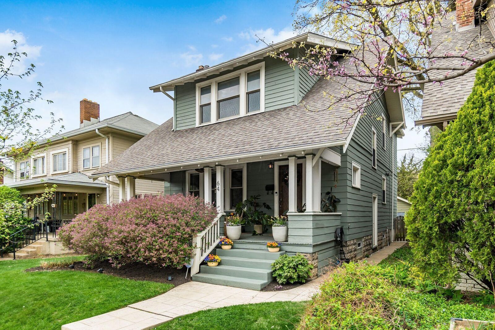 Property Photo:  64 E Kelso Road  OH 43202 