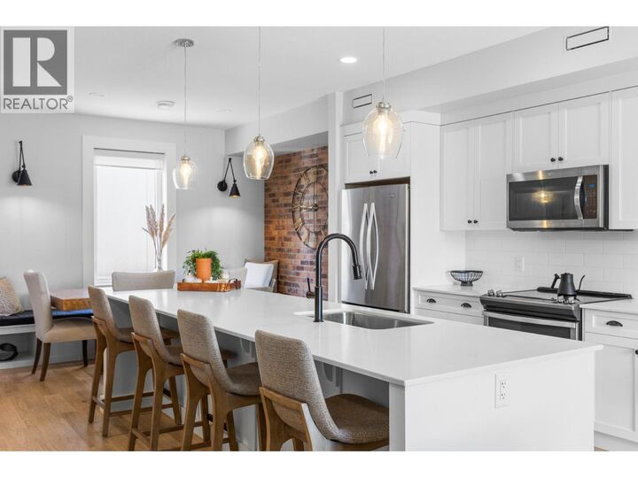 Property Photo:  555 Buckland Avenue 106  BC V1Y 5Z5 