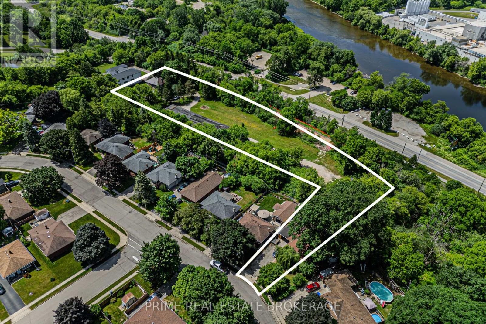 Property Photo:  201 Water Street South  ON N1R 8N6 