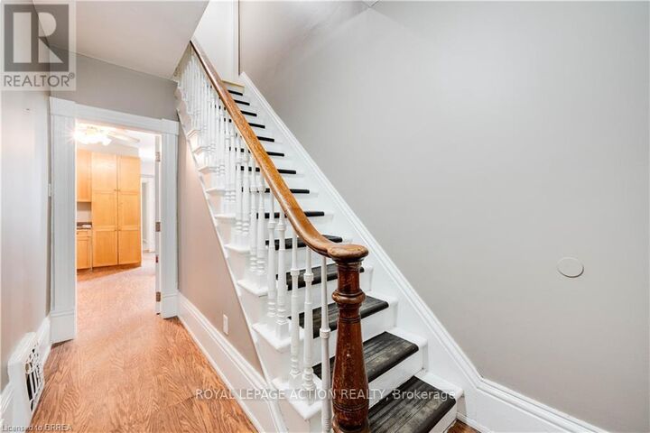 Property Photo:  300 Dalhousie Street  ON N3S 3V5 