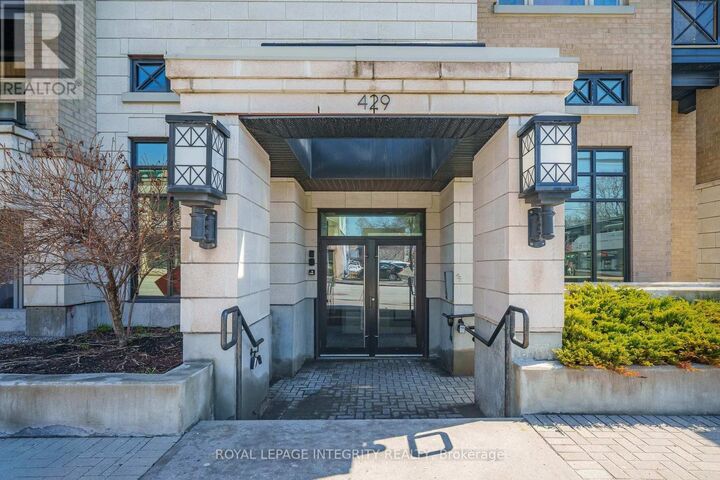 Property Photo:  429 Kent Street 320  ON K2P 1B5 