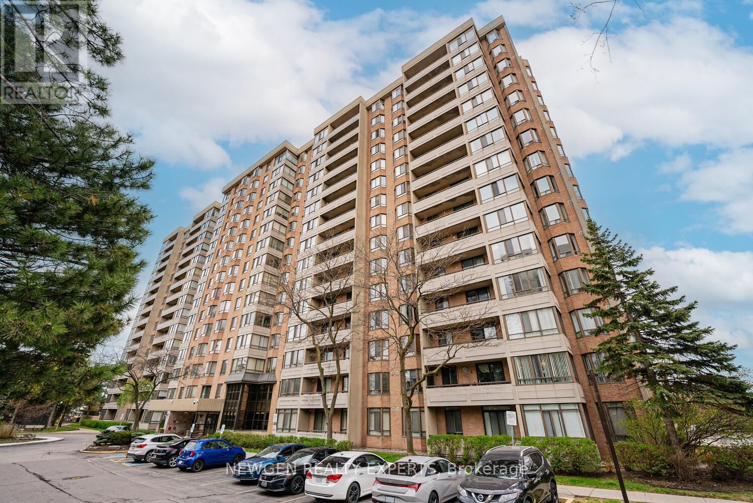 Property Photo:  5 Lisa Street 1404  ON L6T 4T4 