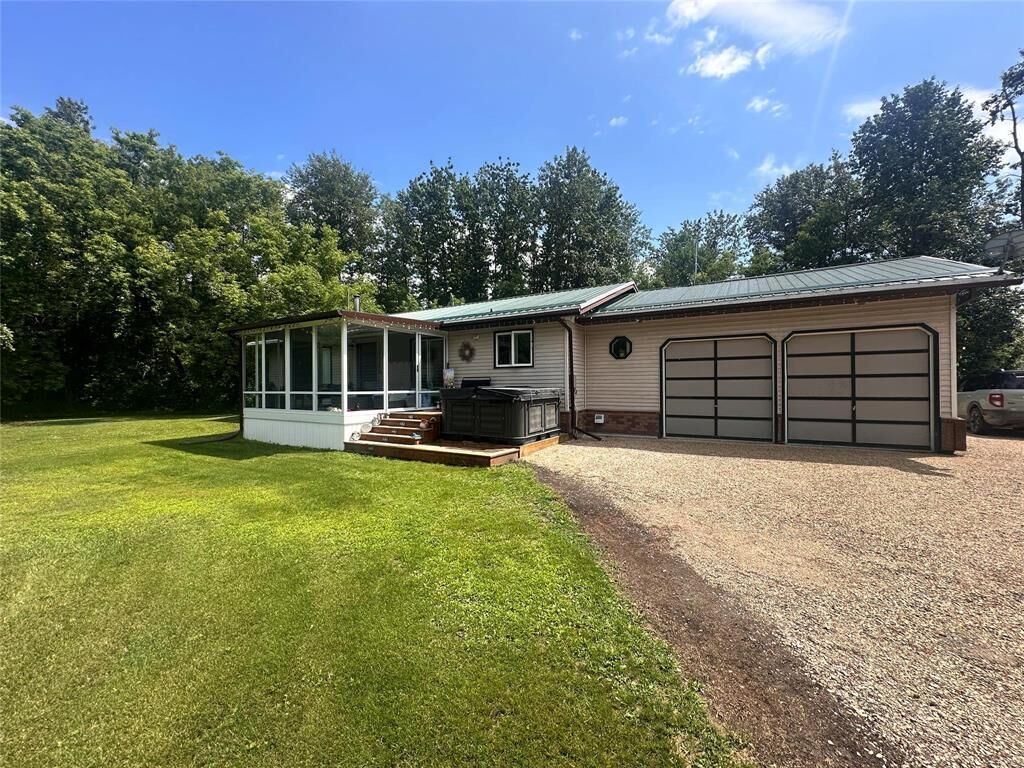 Property Photo:  208 Landels Road  MB R9A 1R6 