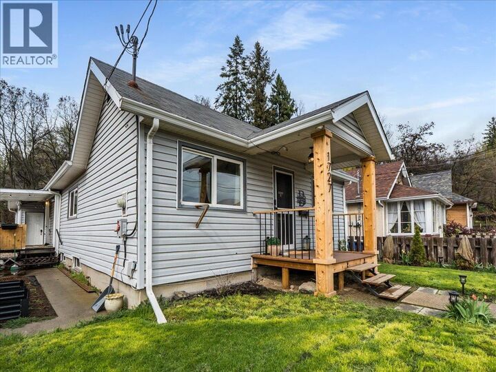 Photo de la propriété:  1727 Circle Street  BC V1R 1W8 