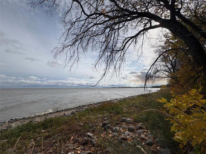 Property Photo:  113 Bayduza Drive  MB R7N 2T3 