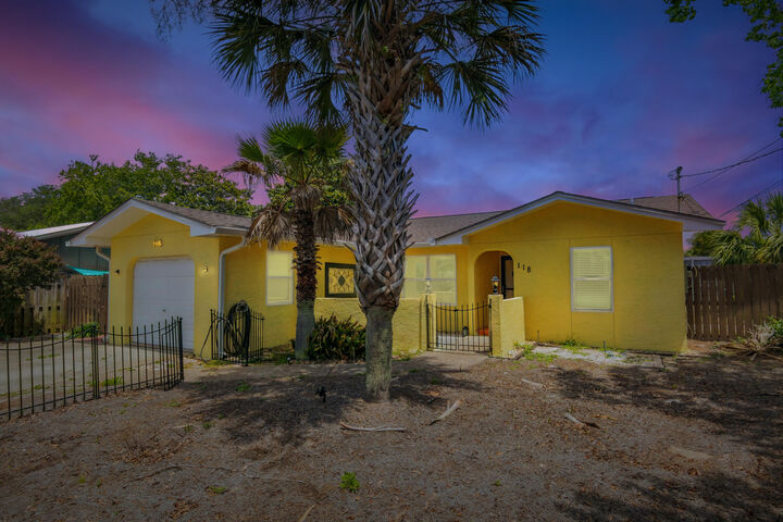 Property Photo:  118 Lakeside Circle  FL 32413 