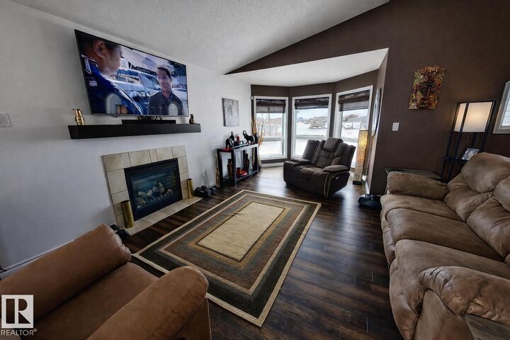 Property Photo: 42011 Twp 624 Road 41 AB T9M 1P1