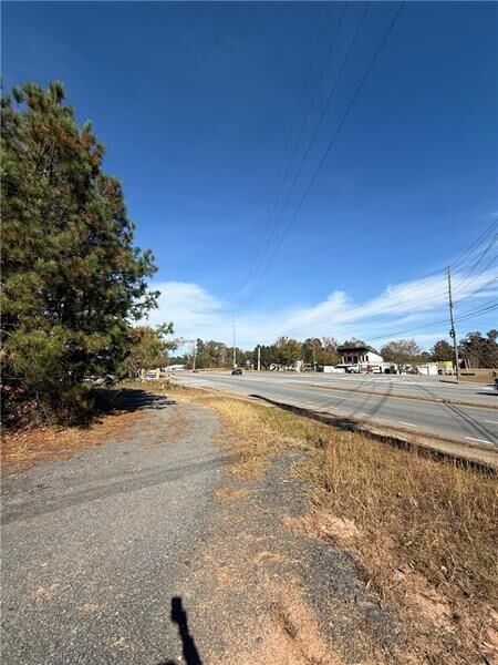 Property Photo: 6387 Bells Ferry Road GA 30102