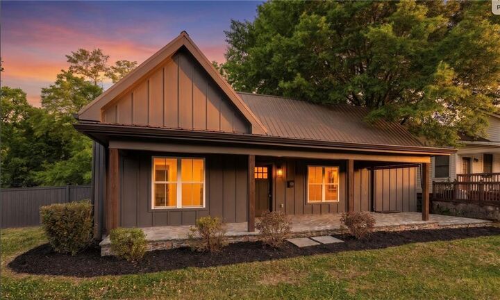 Property Photo: 212 Hamilton Avenue GA 30110