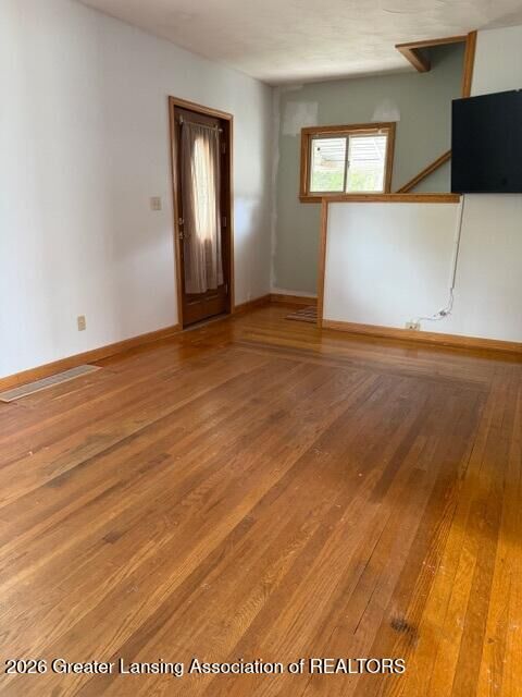 Property Photo:  915 Braman Street  MI 48910 