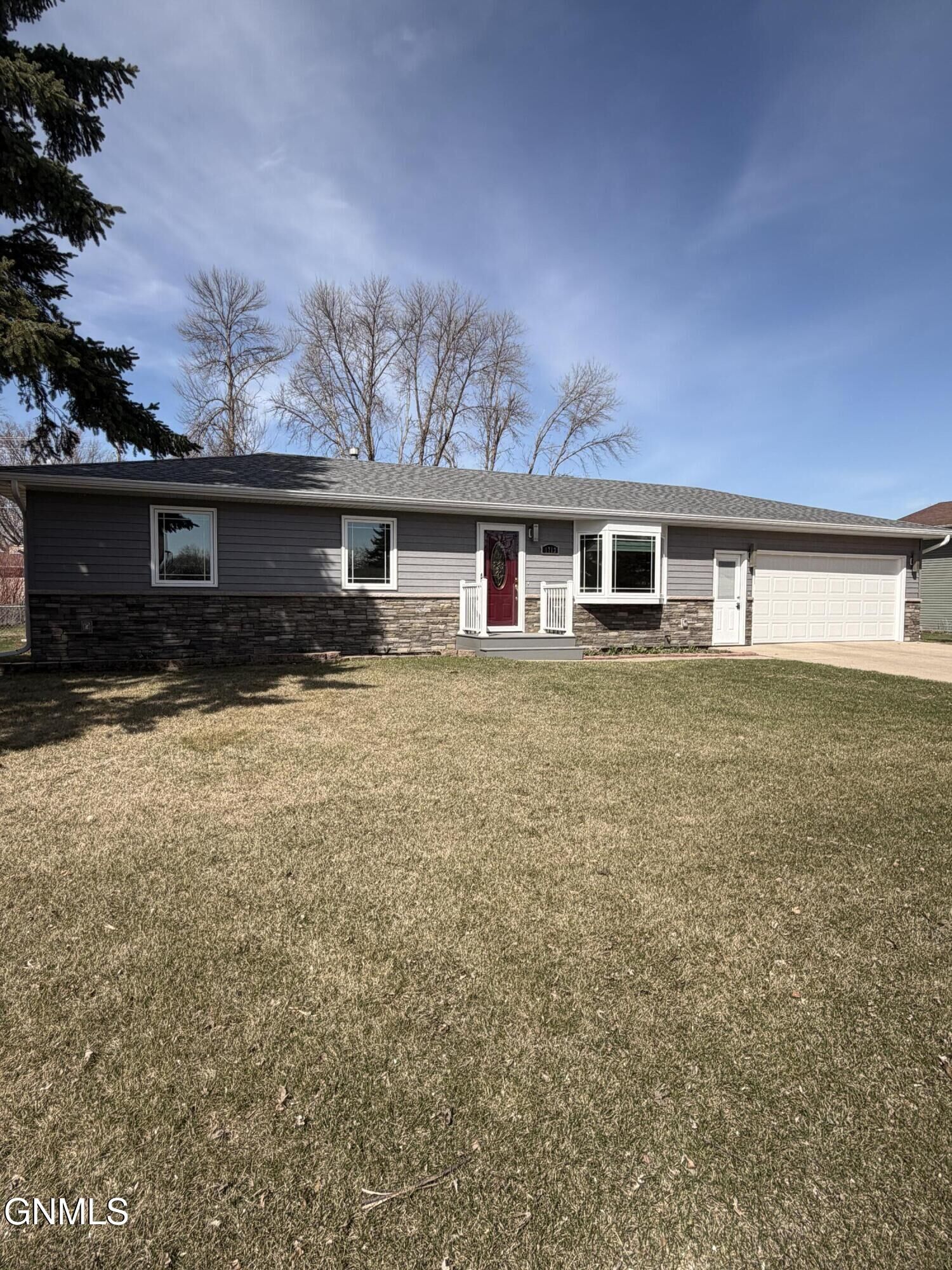 Property Photo: 1713 5 1/2 Avenue NE ND 58401
