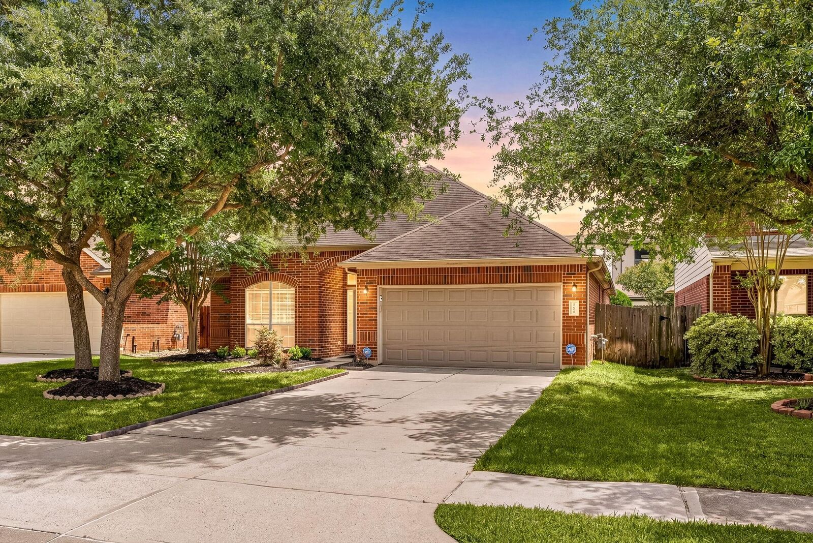 Property Photo: 2911 Empire Oaks Lane TX 77494