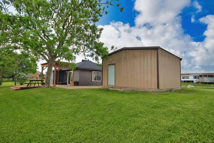 Property Photo:  5131 County Road 868E  TX 77422 