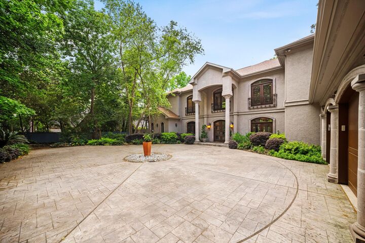 Property Photo:  64 Saddlebrook Lane  TX 77024 