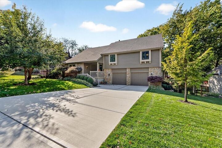 Property Photo:  8326 Richards Road  KS 66215 