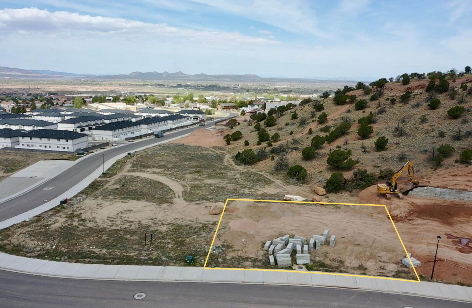 Property Photo:  1911 N Pinyon Grove Cir  UT 84721 