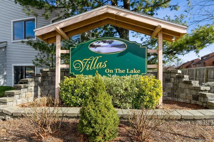 Property Photo:  24 Leisure Way  NY 10547 