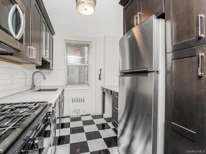 Property Photo:  3363 Sedgwick Avenue 2D  NY 10463 
