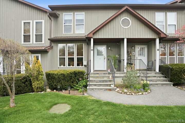 Property Photo:  85 Hemlock Circle  NY 10566 