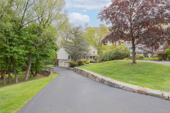 Property Photo:  1 Alexa Court  NY 10965 