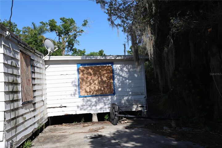 Property Photo:  232 C Street  FL 33853 