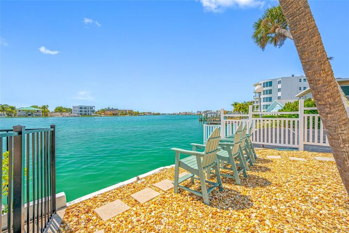 Property Photo:  285 107th Avenue 306  FL 33706 