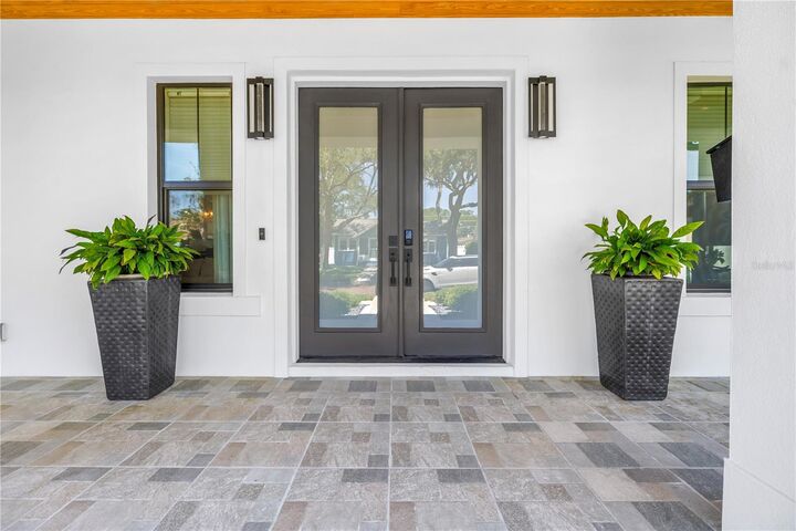 Property Photo:  770 21st Avenue N  FL 33704 