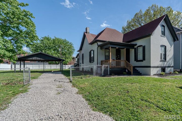 Property Photo: 2134 &Amp 2138 Cleveland Boulevard IL 62040