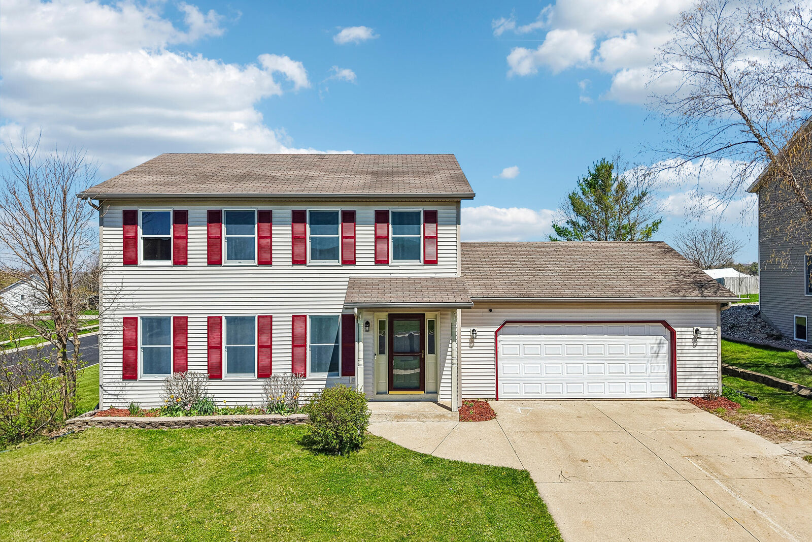 Property Photo:  1412 Stoneridge Dr  WI 53098 