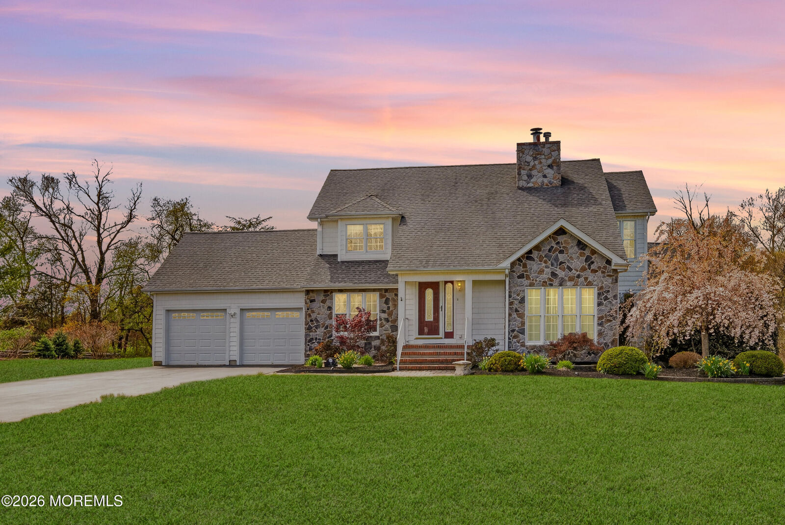 Property Photo:  4 Lina Drive  NJ 08533 