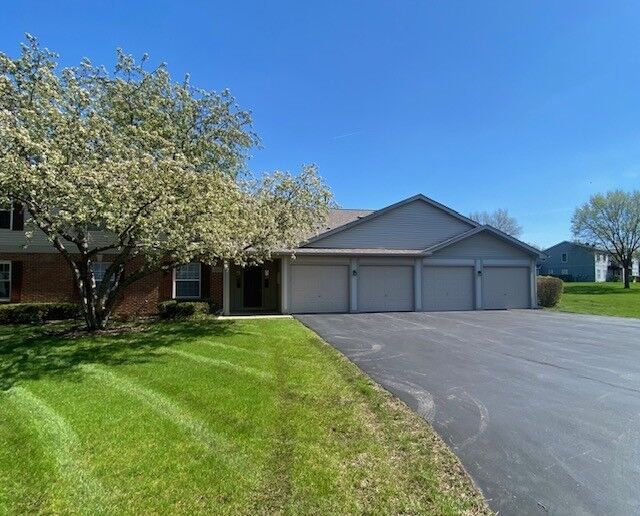 Property Photo:  