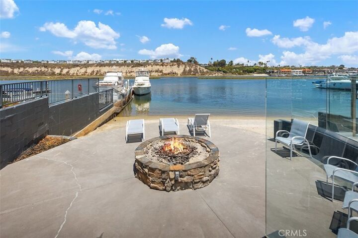 Property Photo:  264 Mayflower  CA 92660 