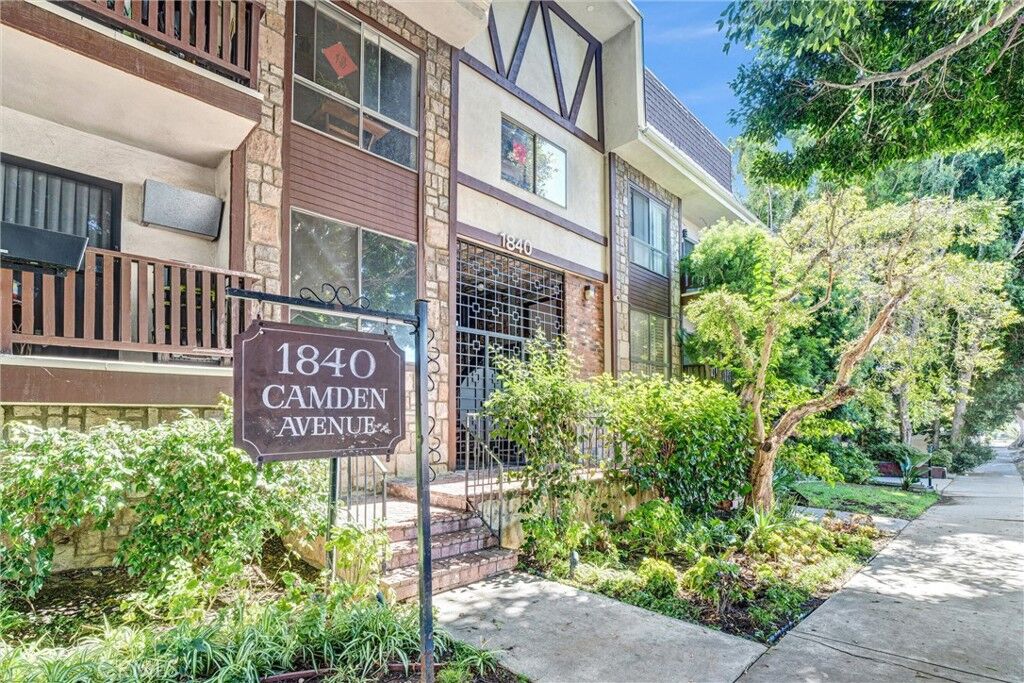 Property Photo:  1840 Camden 202  CA 90025 