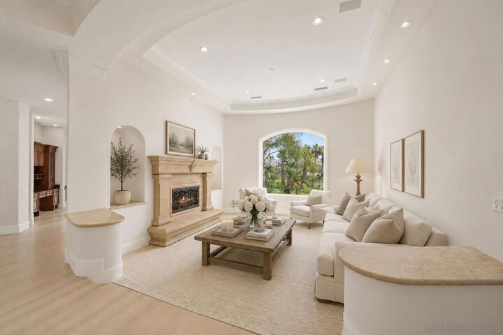 Property Photo:  6319 Via Naranjal  CA 92067 