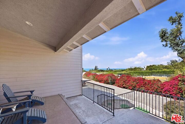 Property Photo:  30429 Morning View Drive  CA 90265 