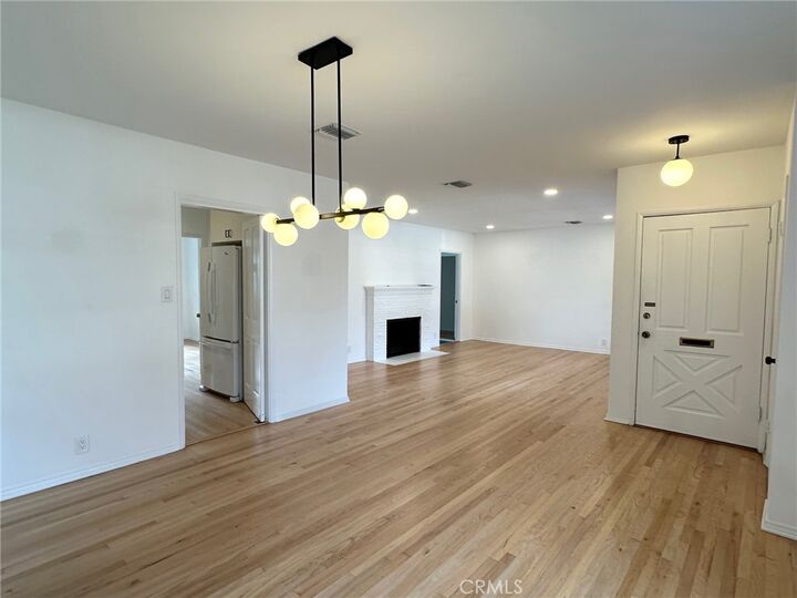 Property Photo:  15440 Dickens Street  CA 91403 