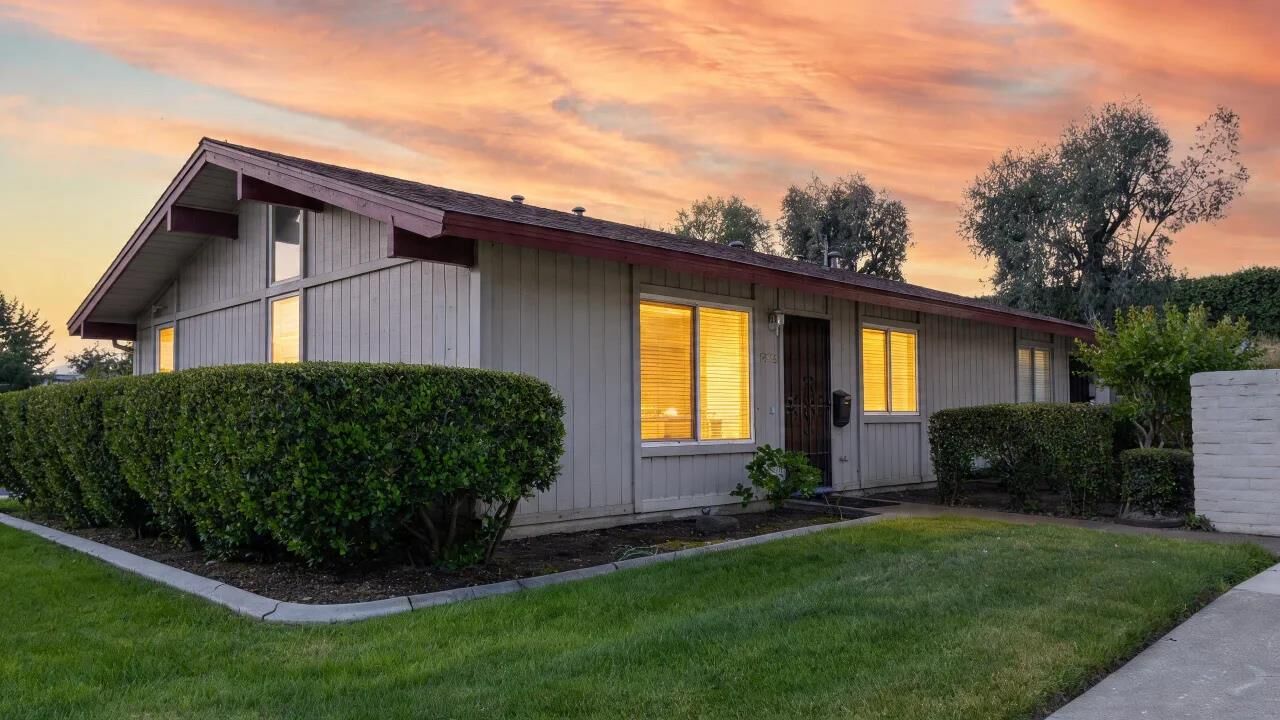 Property Photo:  2932 Prentiss Court  CA 95207 