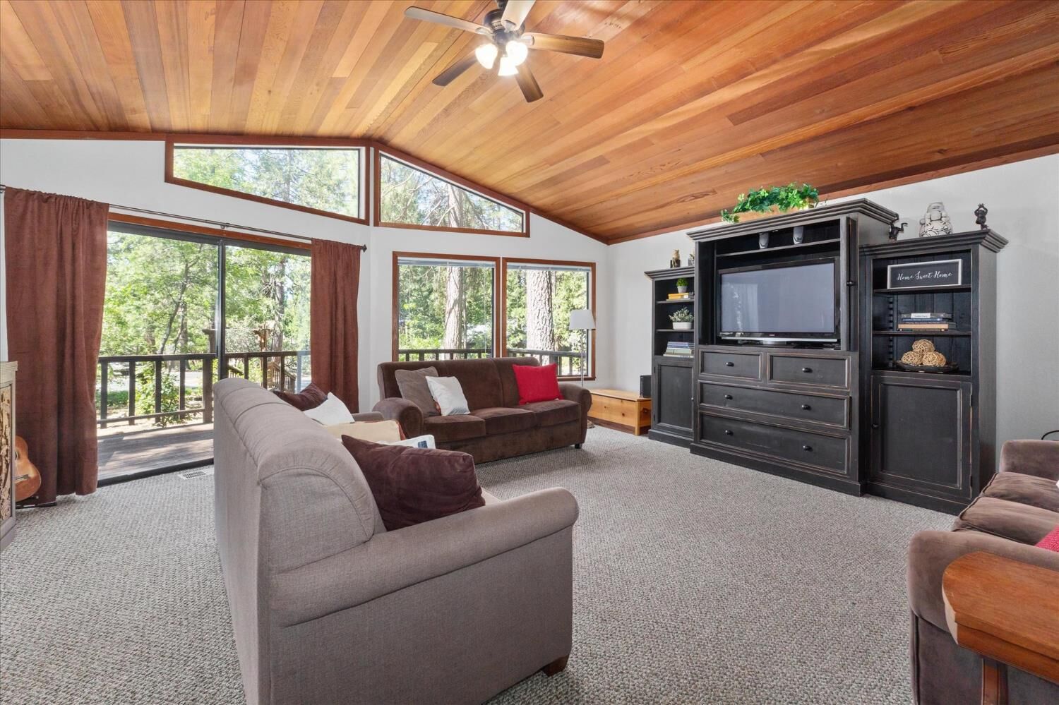 Property Photo:  680 Larkspur Lane  CA 95247 