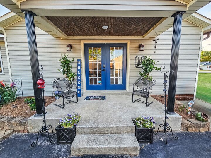 Property Photo:  1305 Horseshoe Dr  TN 37091 