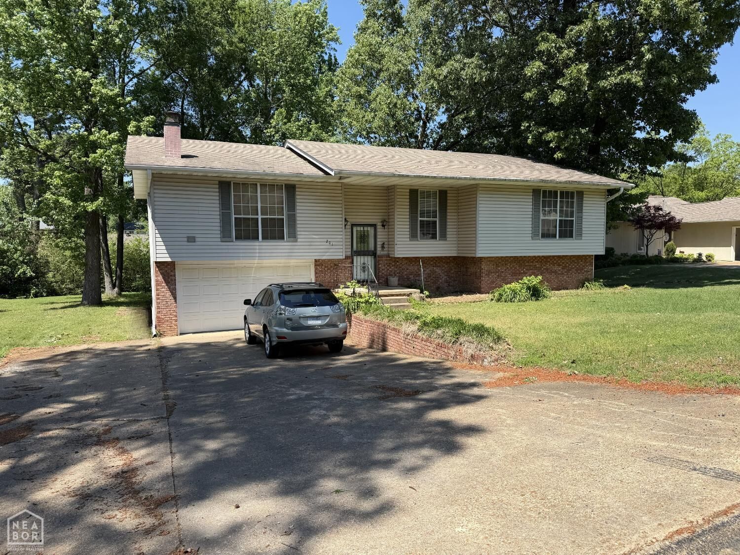 Property Photo:  201 Cater Drive  AR 72405 