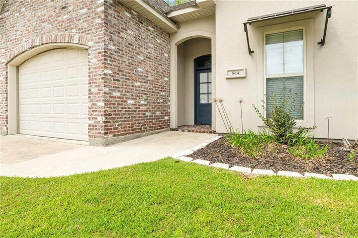 Property Photo:  564 Bateleur Way  LA 70434 
