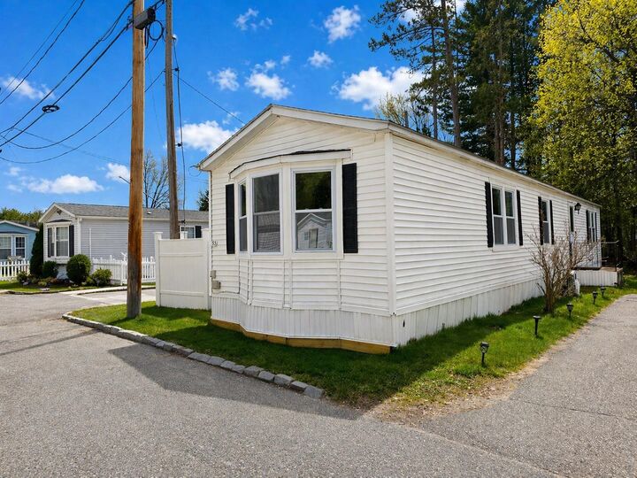 Property Photo: 55 Thistle Way NH 03109