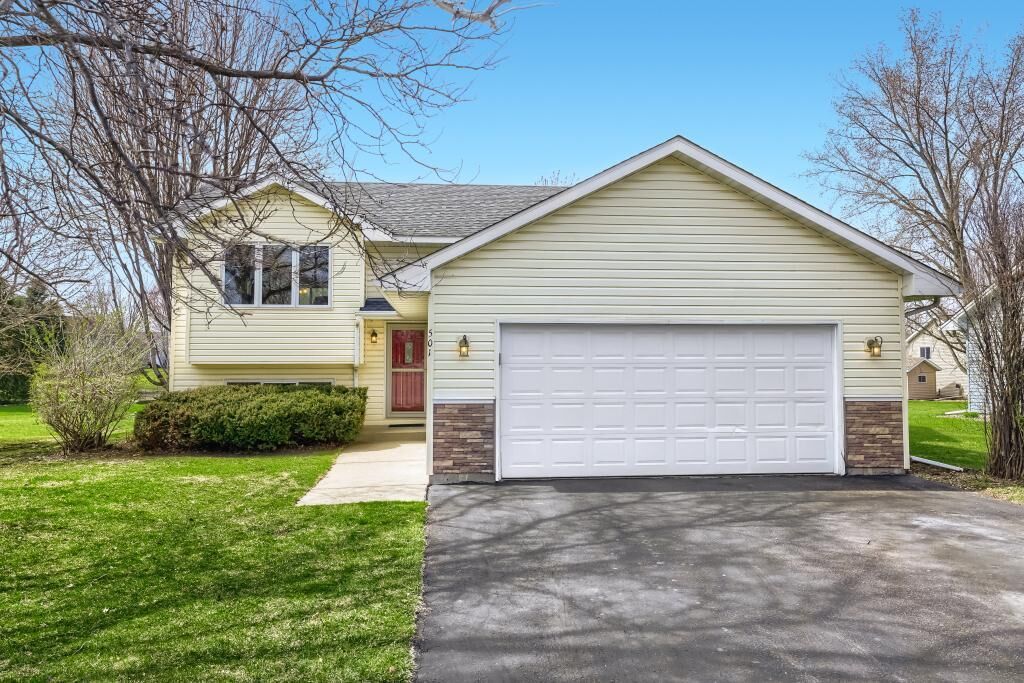 Property Photo:  501 Underwood Lane NW  MN 55376 