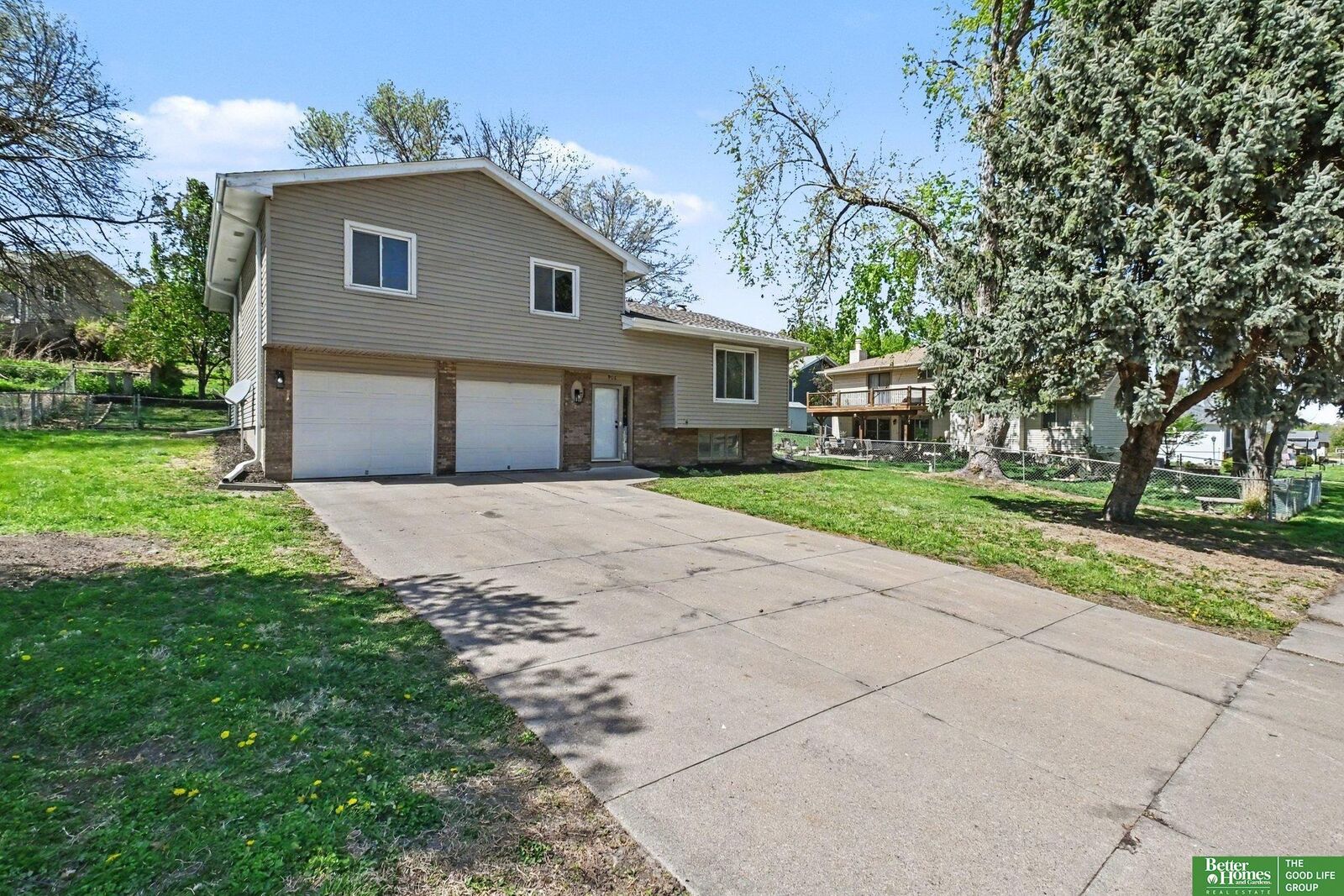 Property Photo:  906 Overland Trail  NE 68046 