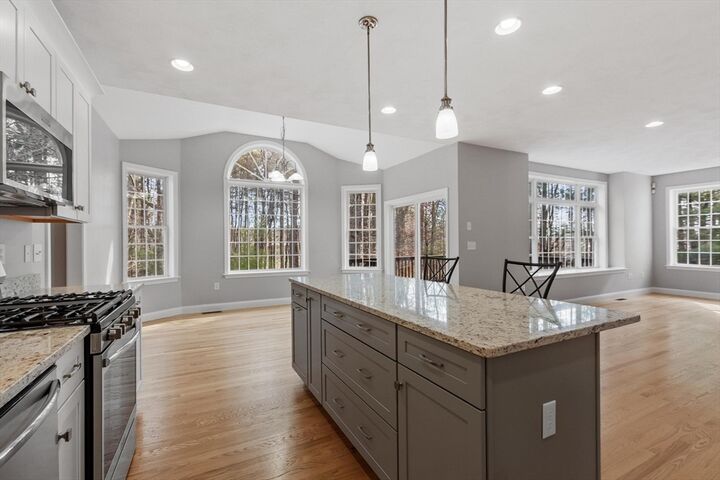 Property Photo:  5 Lilac Ln  MA 01432 