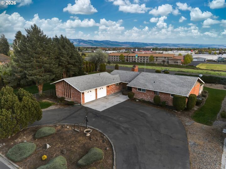 Property Photo: 2314 Frazier Dr WA 99362