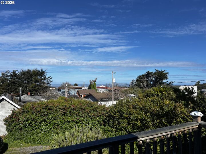 Property Photo:  94251 2nd St  OR 97444 